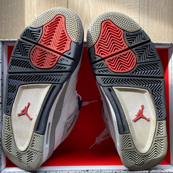 Air Jordan 4 retro( GS) just wear two times. Very good condition. - Picture 2 of 13